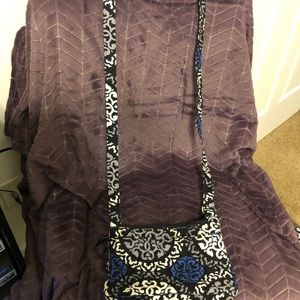 Vera Bradley older style cross body bag
